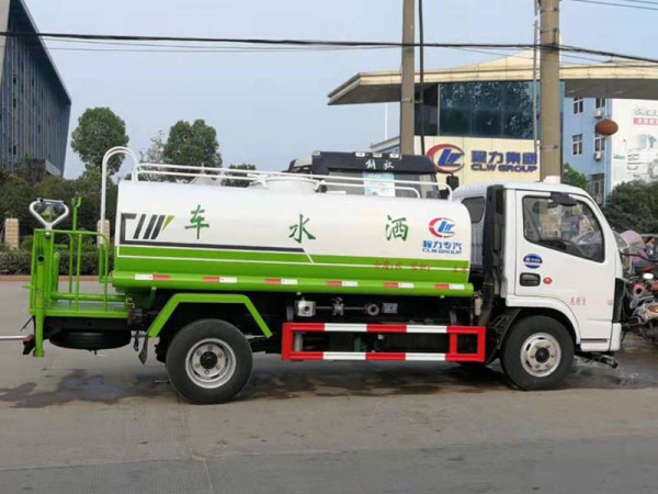 东风3-6方洒水车