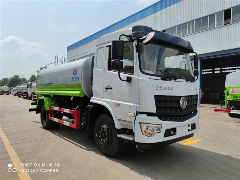 东风10-12吨绿化喷洒车