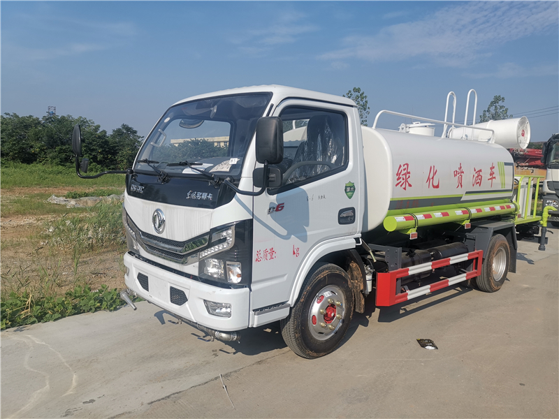 东风4吨洒水车